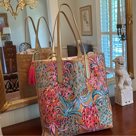Lilly Pulitzer Gold Flamenco Shopper Tote - Picture 12 of 17